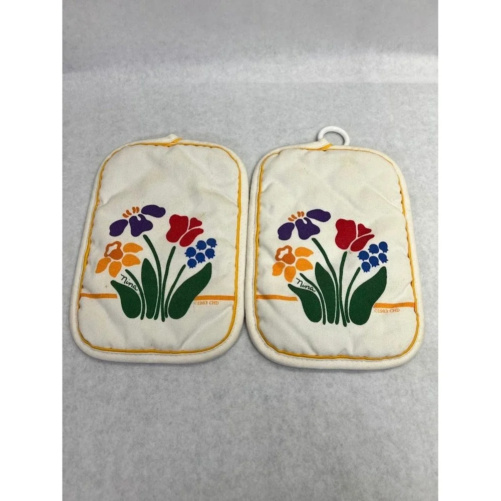 Vintage 1983 Nina CHD Floral Potholders Set of 2 Quilted Yellow Retro Kitchen